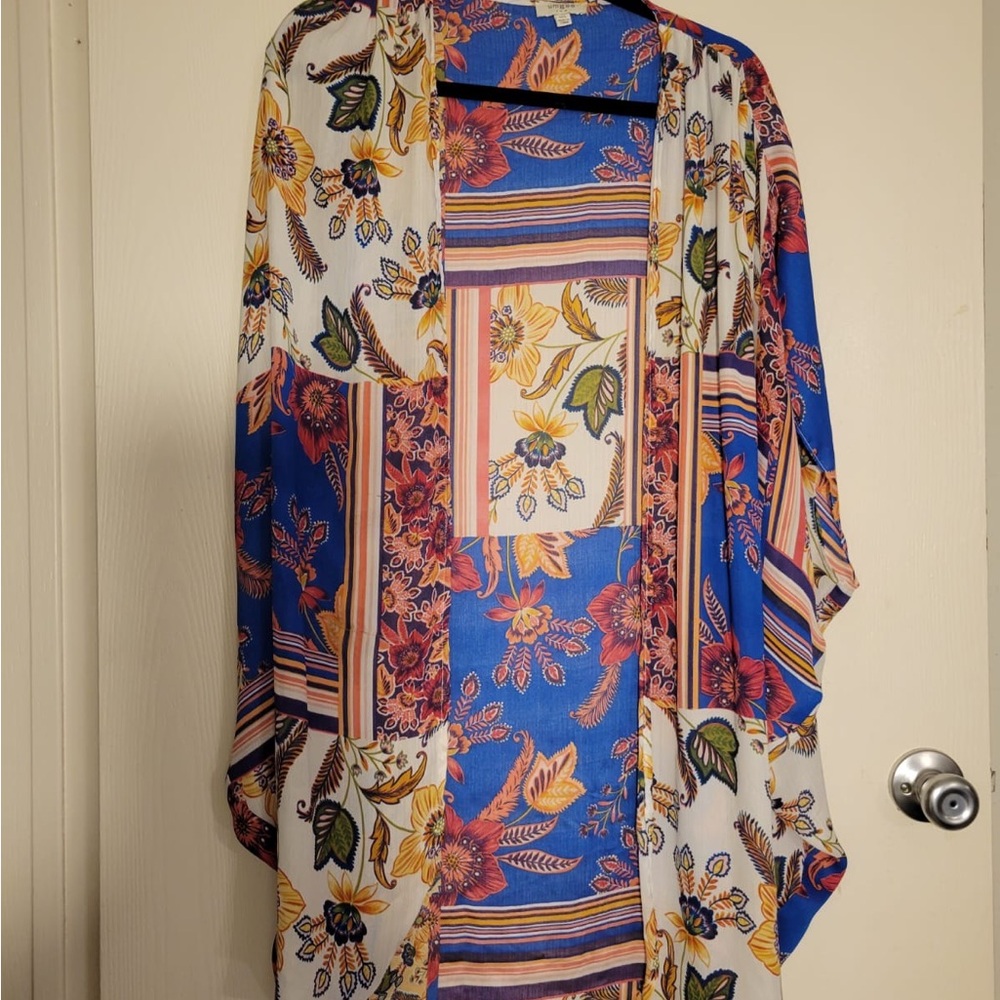 Umgee Blue and Multicolor Floral tunic